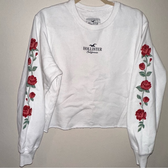 Hollister With Roses On Sleeves White Cropped Crewneck Sweater Size: Small - Picture 1 of 4